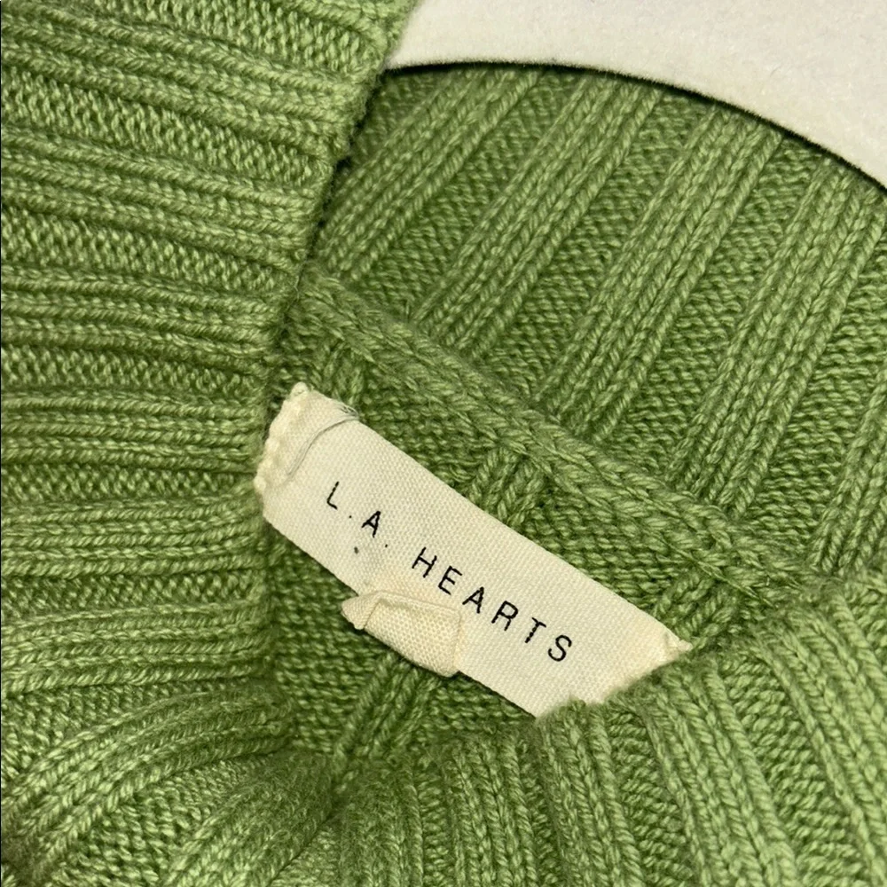 Green Ribbed Cropped Sweater - Picture 2 of 3
